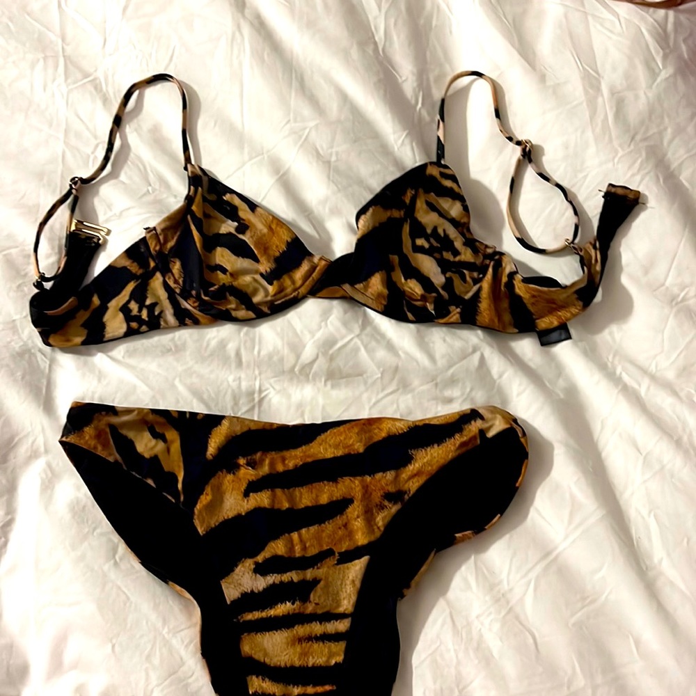 Beach riot tiger 🐅 bikini set size large